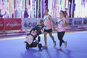 BIB: 40426, 849
                            <button type="button" onclick="openModal(23183618)" class="btn btn-primary btn-sm float-right btn-popup" data-toggle="modal" data-target=".modal-high-quality">
                        <i class="fas fa-shopping-cart"></i> Add to Cart
                    </button>
                                            <button type="button" onclick="isThisMe(23183618, true)" class="btn btn-success btn-sm float-right btn-popup btn-isme hidden" data-toggle="tooltip" data-placement="bottom" title="นี่คือรูปของคุณใช่ไหม คลิกที่นี่เพื่อเอาเข้าอัลบั้ม">
                        <i class="fas fa-plus"></i> Add to album
                    </button>
                    <button type="button" onclick="isThisMe(23183618, false)" class="btn btn-warning btn-sm float-right btn-popup btn-isnotme hidden">
                        <i class="fas fa-ban"></i> Remove from album
                    </button>